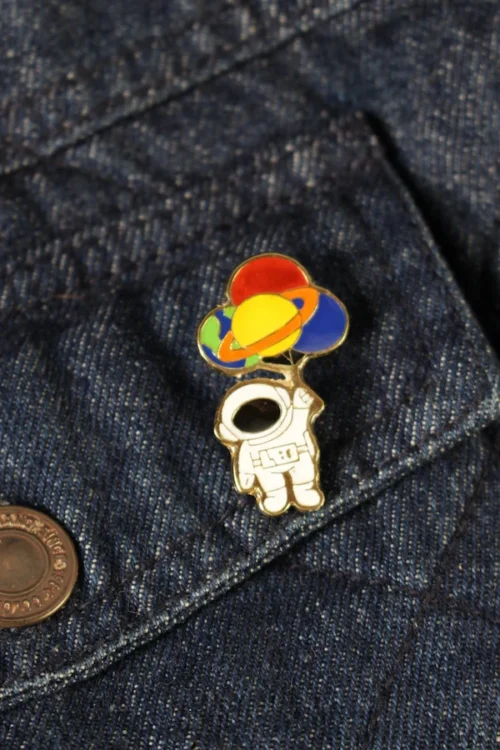 Pin astronauta globos