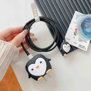 Protector cargador Iphone pingüino